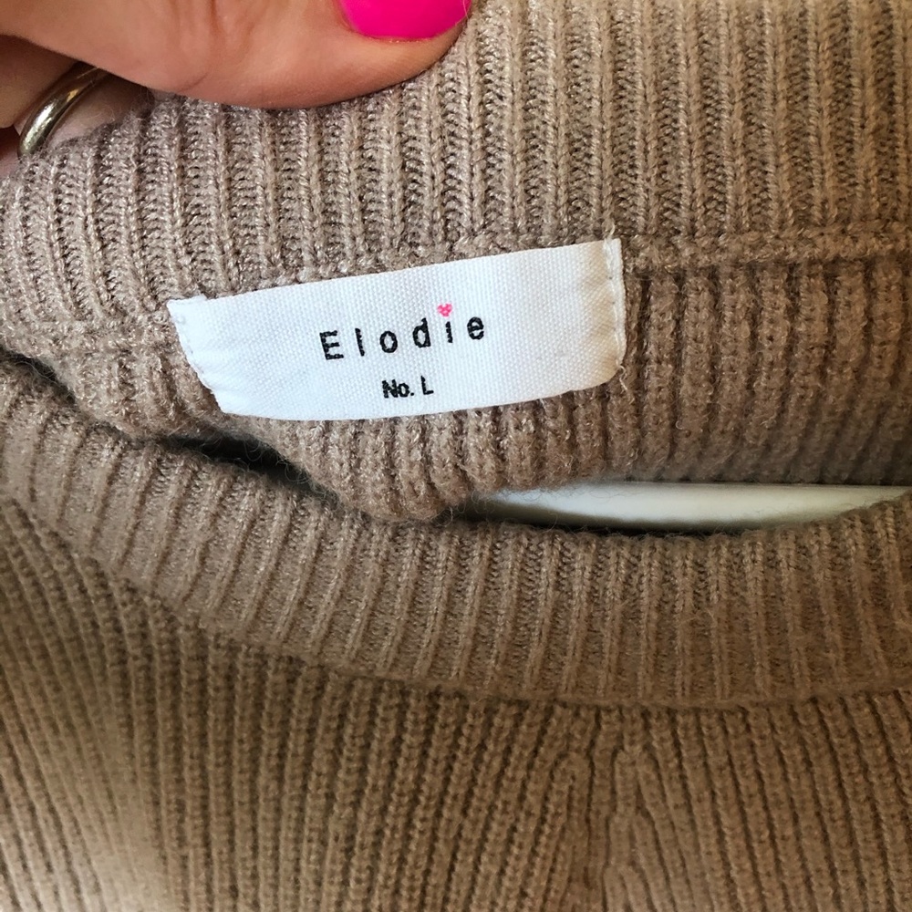 Tan sweater - Picture 5 of 7